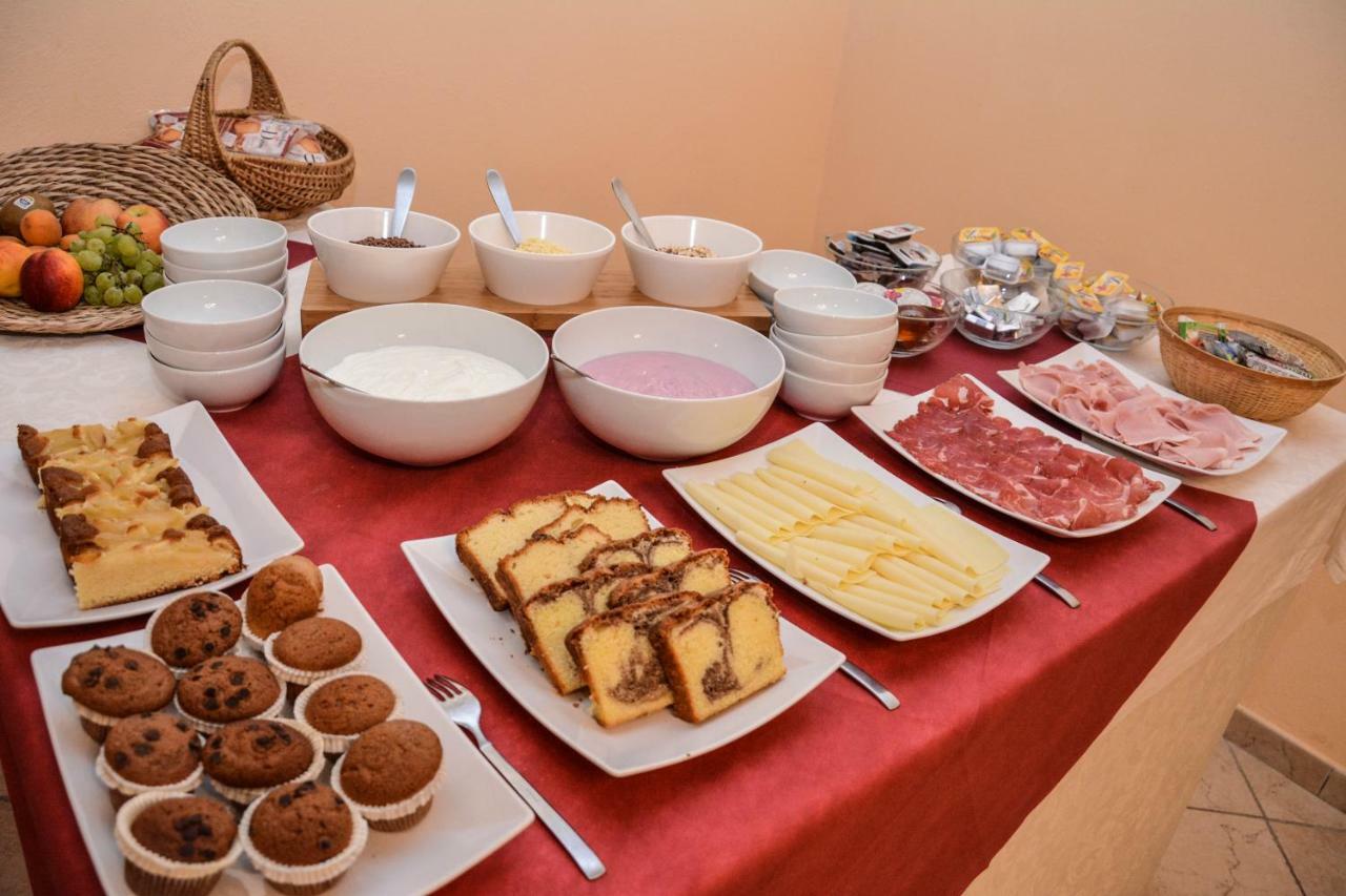 Albergo Casavecchia Tiarno di Sopra Ngoại thất bức ảnh
